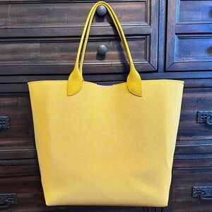 Rothys Lightweight Tote in Buttercup color.